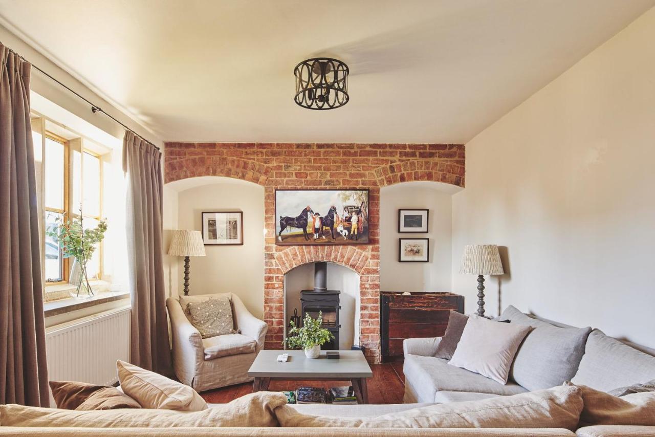 Large Stylish Luxury Cotswold Cottage - Ideal For Families, W/ Ev Charging Andoversford Kültér fotó