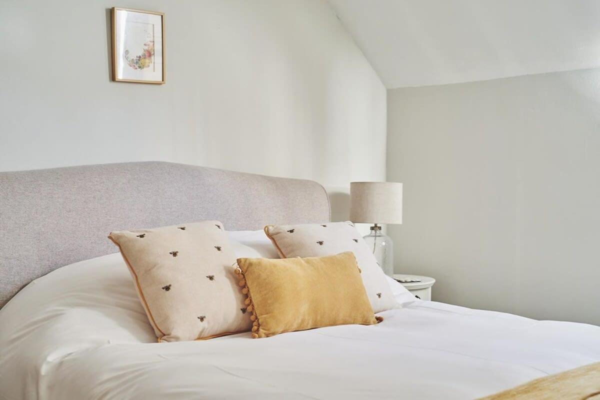 Large Stylish Luxury Cotswold Cottage - Ideal For Families, W/ Ev Charging Andoversford Kültér fotó