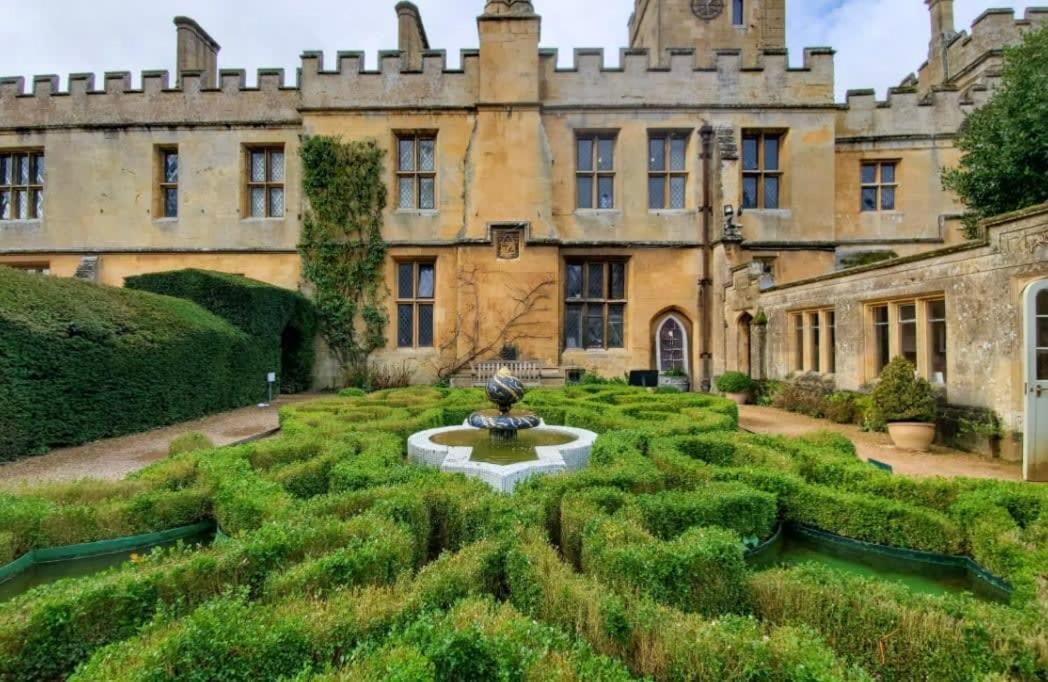 Large Stylish Luxury Cotswold Cottage - Ideal For Families, W/ Ev Charging Andoversford Kültér fotó