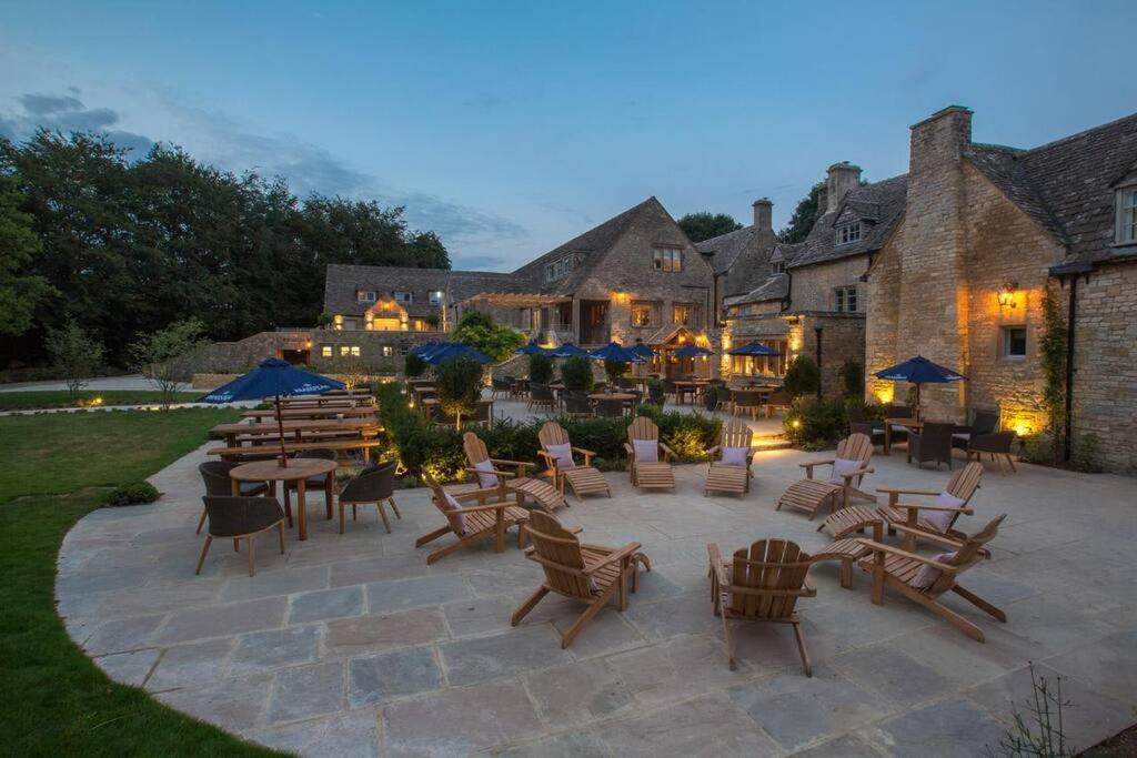 Large Stylish Luxury Cotswold Cottage - Ideal For Families, W/ Ev Charging Andoversford Kültér fotó