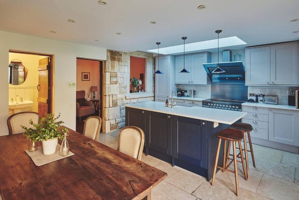Large Stylish Luxury Cotswold Cottage - Ideal For Families, W/ Ev Charging Andoversford Kültér fotó